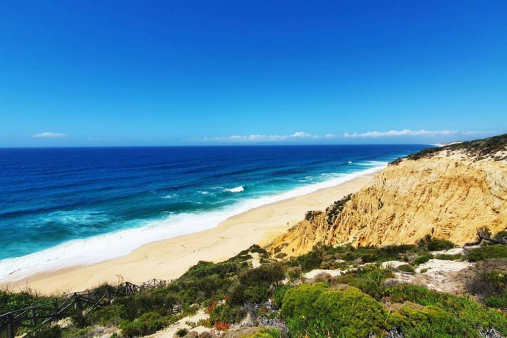 Secluded Beach House @Praia Da Gale ميليد المظهر الخارجي الصورة